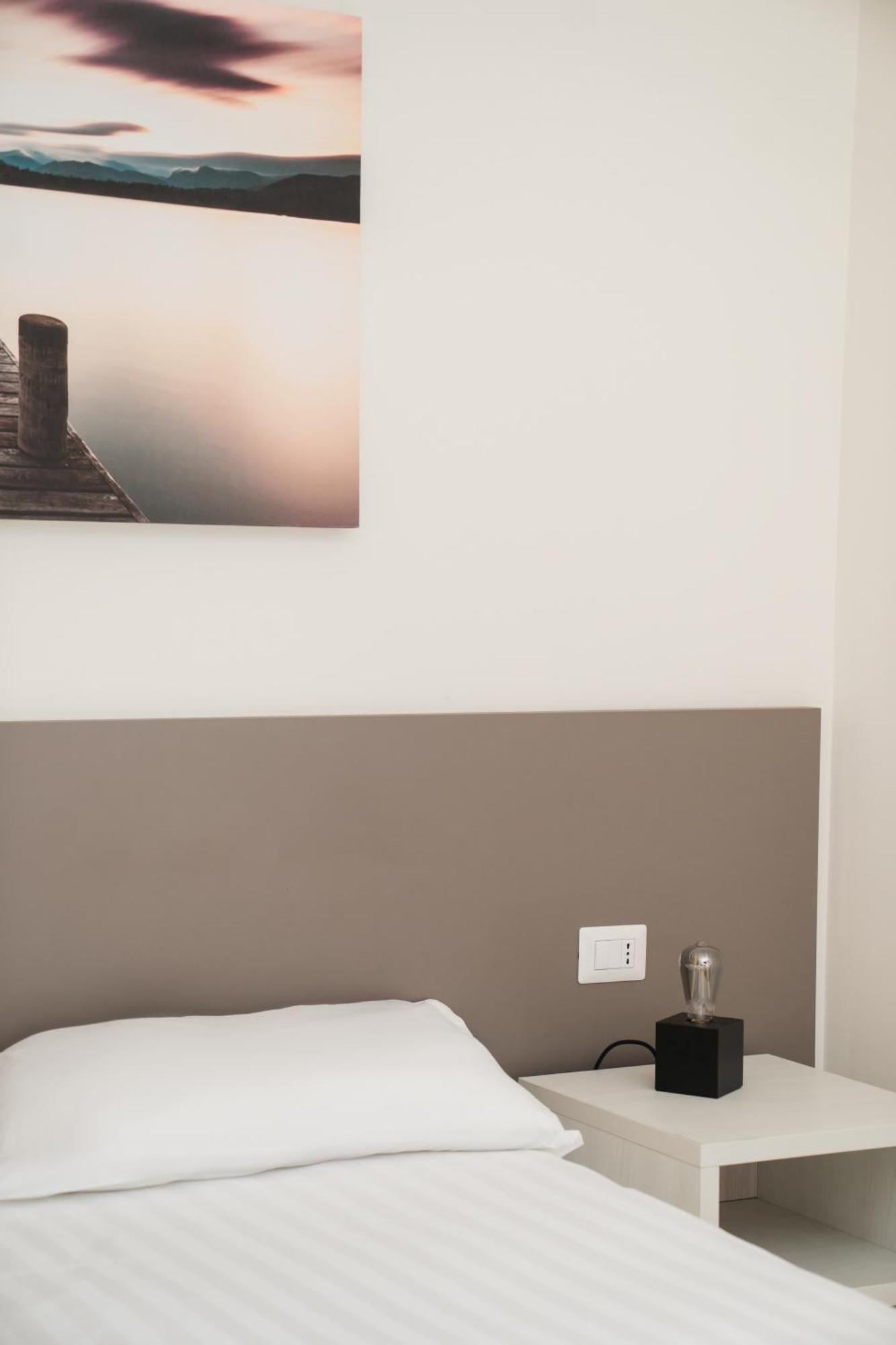 Rooms&apartments T.10 * Como