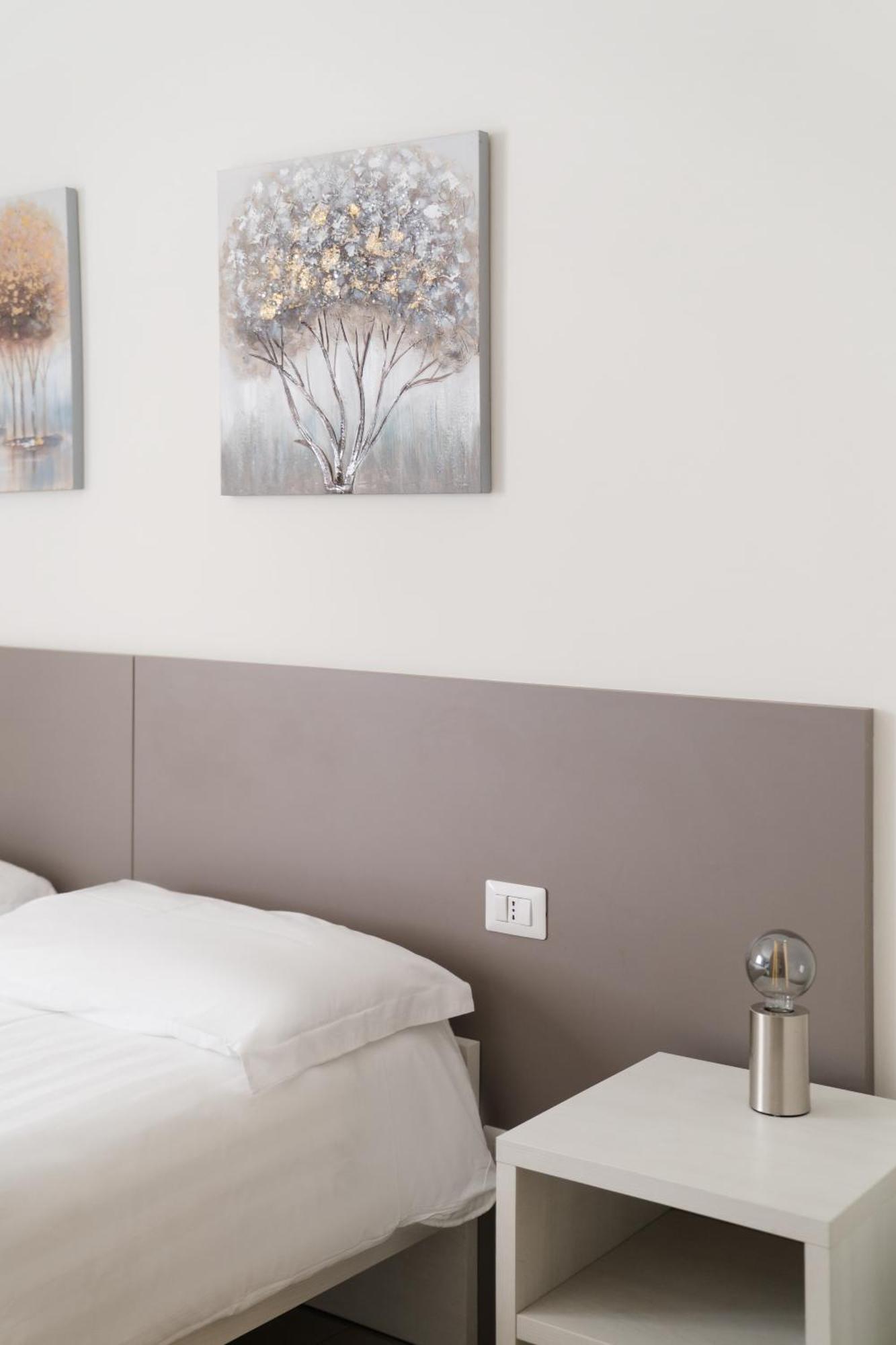 Rooms&apartments T.10