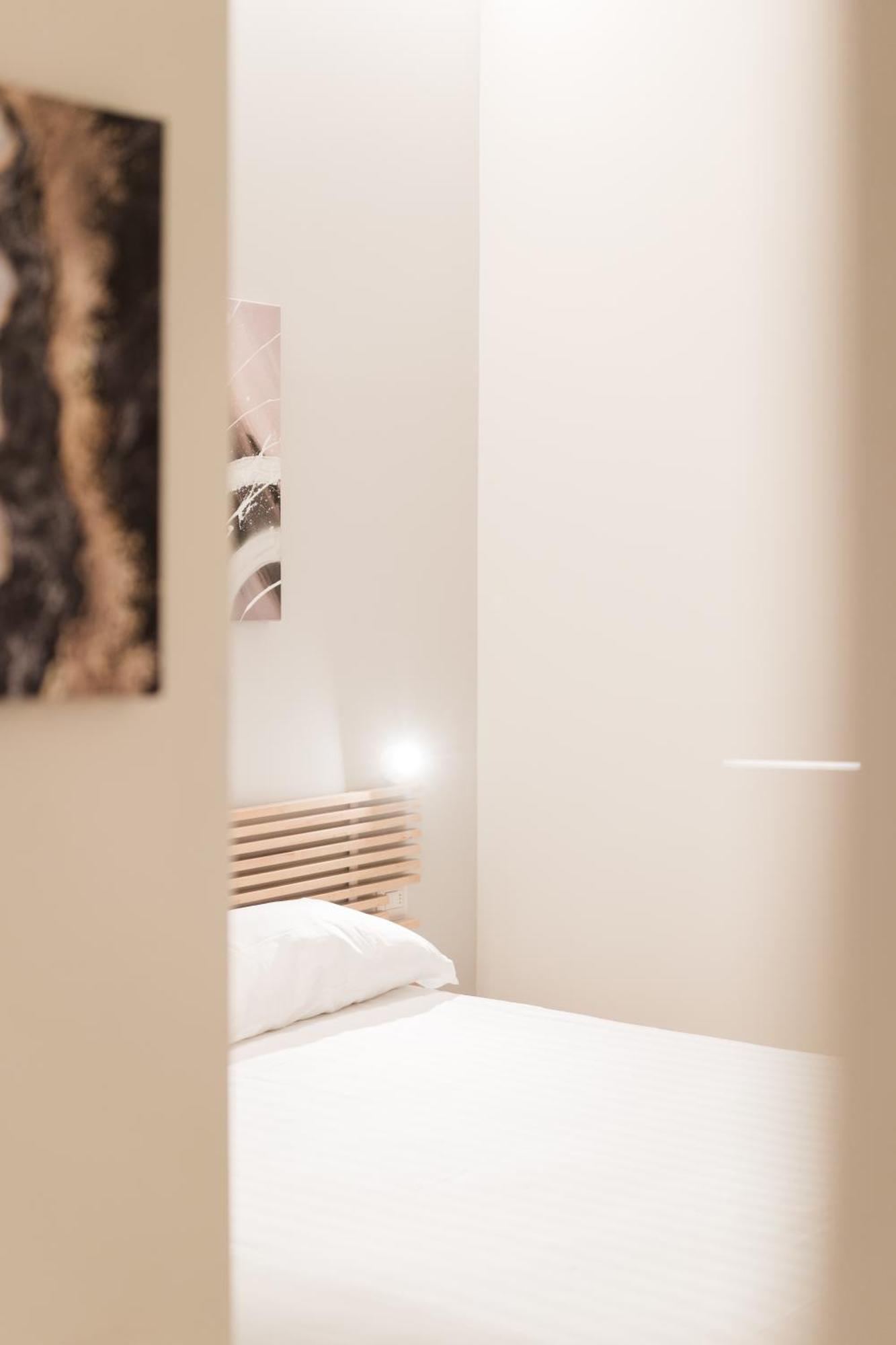 Rooms&apartments T.10 * Como