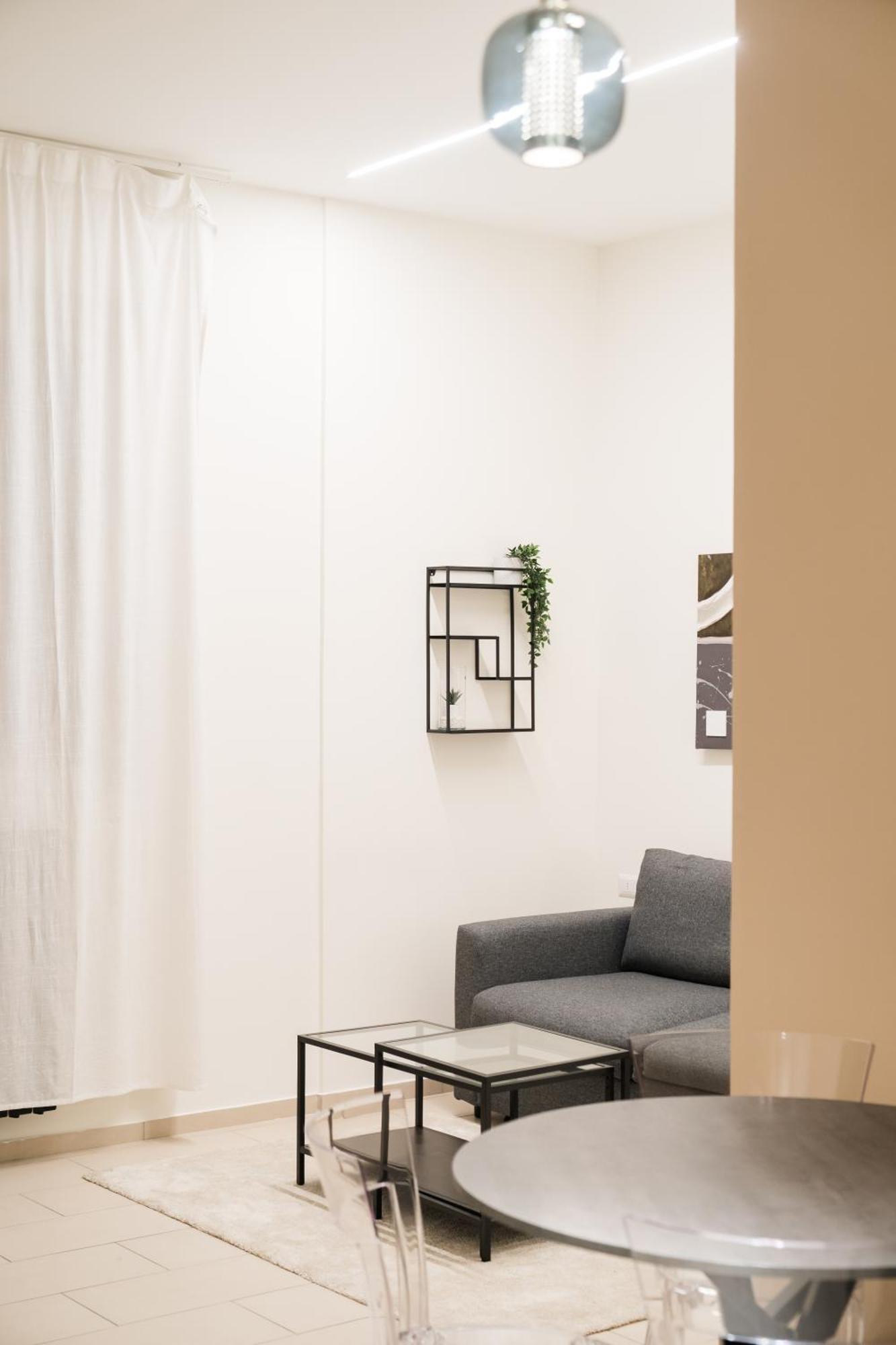 Rooms&apartments T.10 *